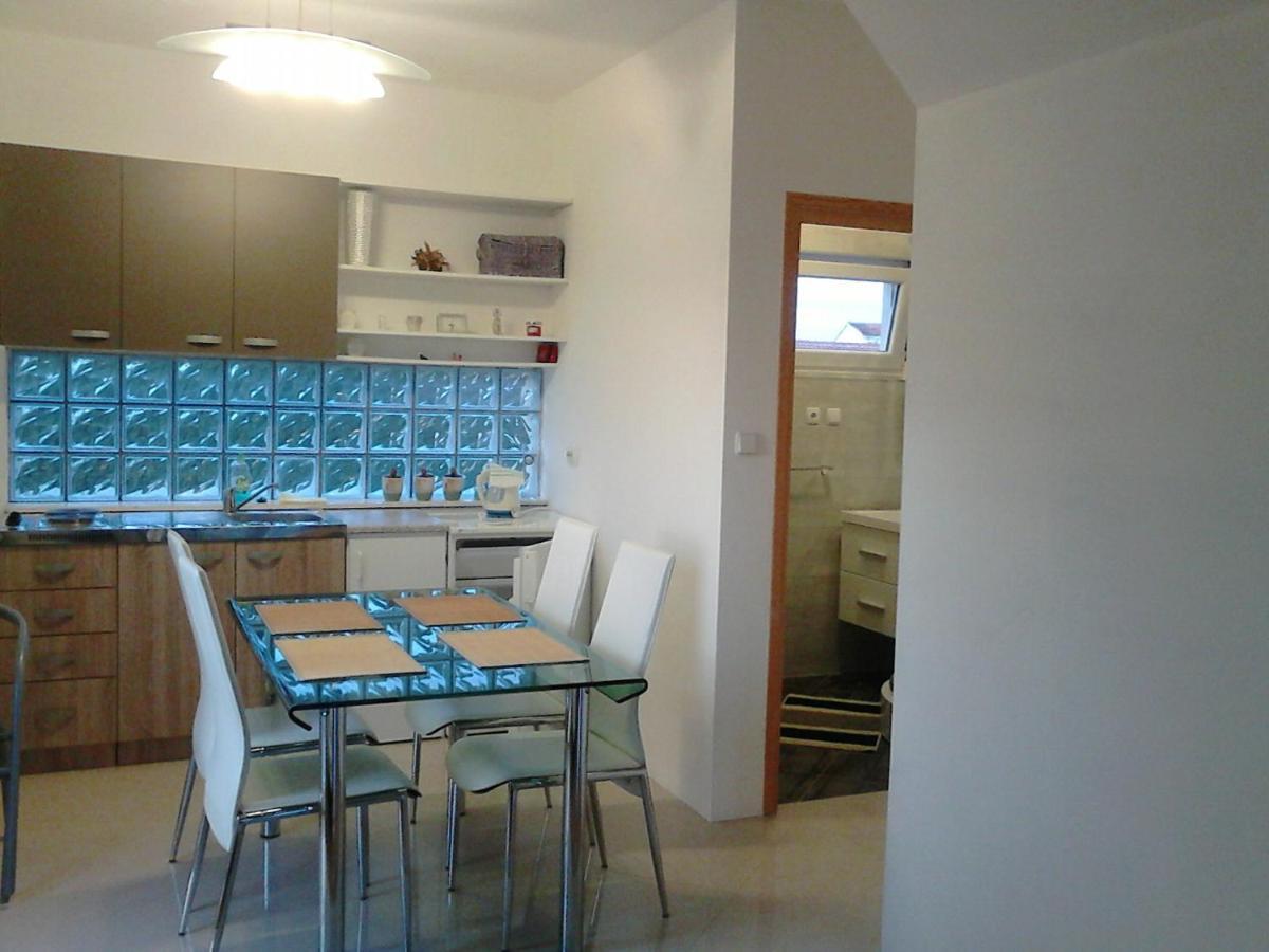 Apartmani Sruk Sukošan Exteriér fotografie